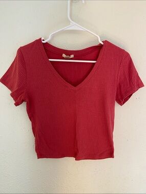 Bozzolo Pink Ribbed V-Neck Crop Top